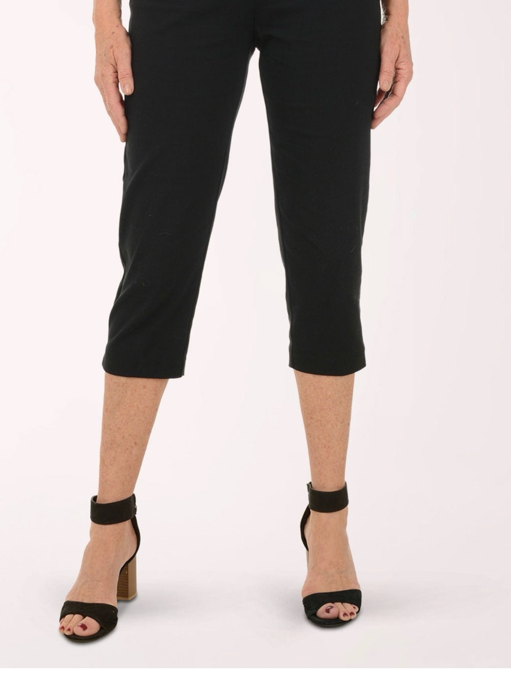 ZAC & RACHAEL-12 PETITE- NWT- Black Capri-Pull Stretch “THE ULTIMATE FIT”